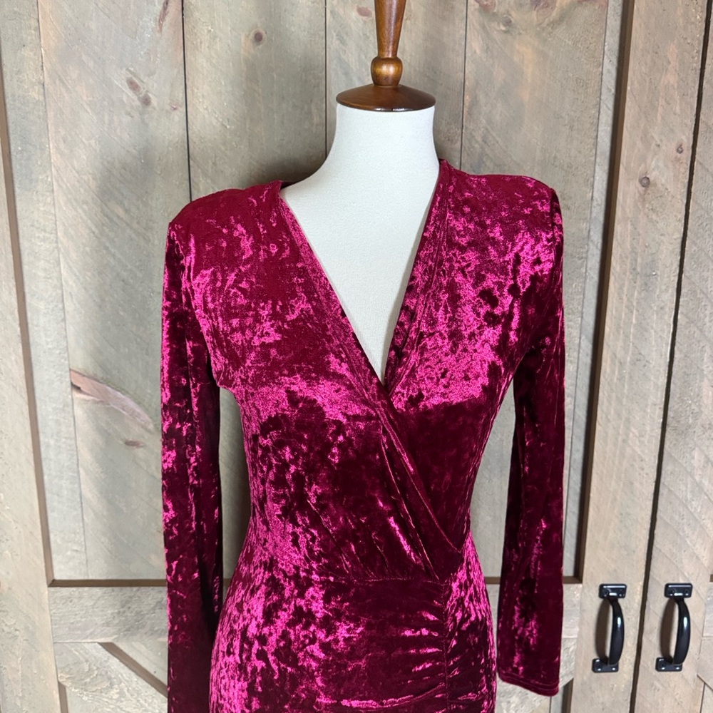 Betsey Johnson deep red crushed velvet long sleeve dress Size Small - Picture 3 of 9